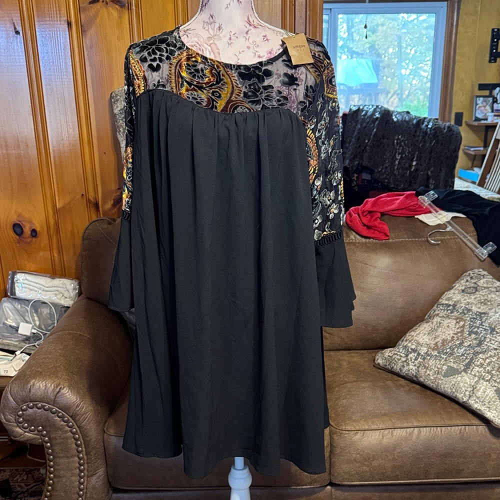Umgee Black and Multicolor Long Sleeve Dress